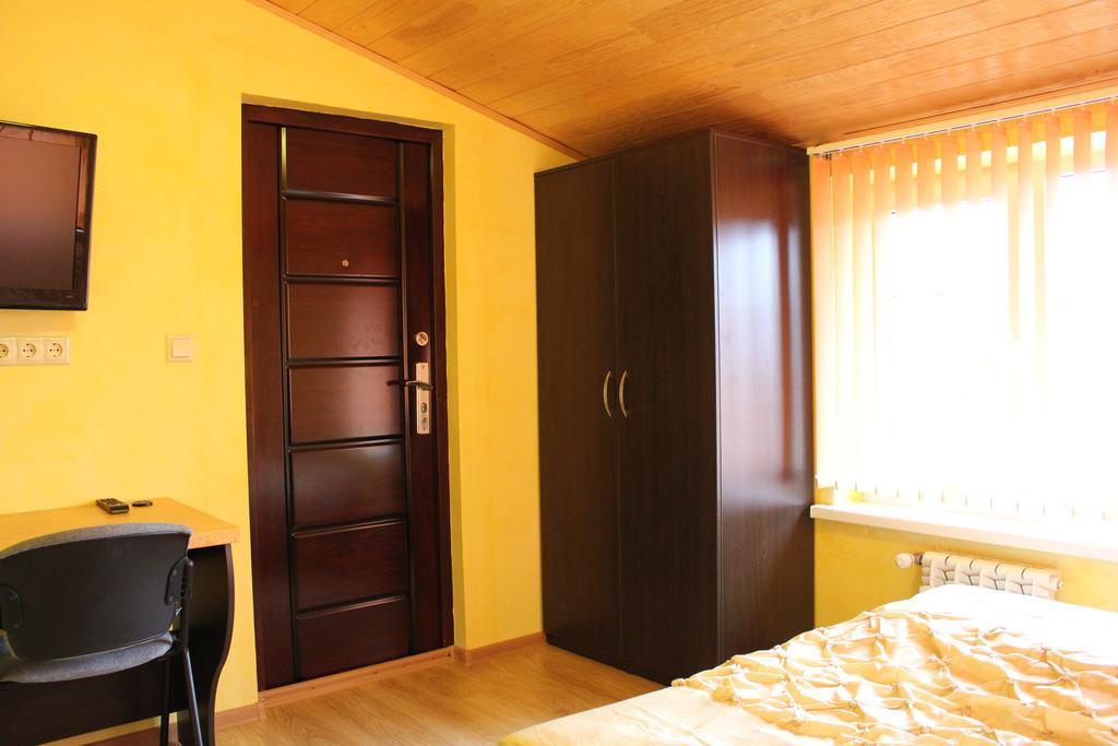 Raubichi Hotel Buitenkant foto