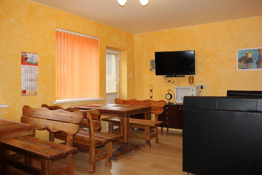 Raubichi Hotel Buitenkant foto