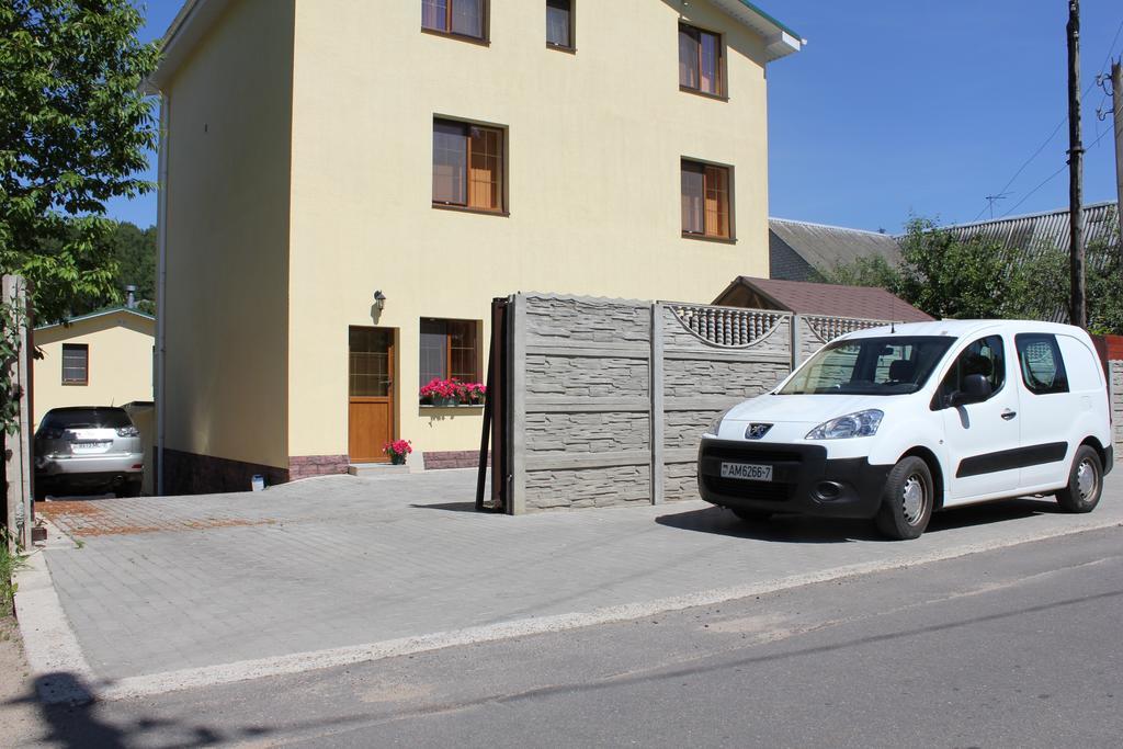Raubichi Hotel Buitenkant foto