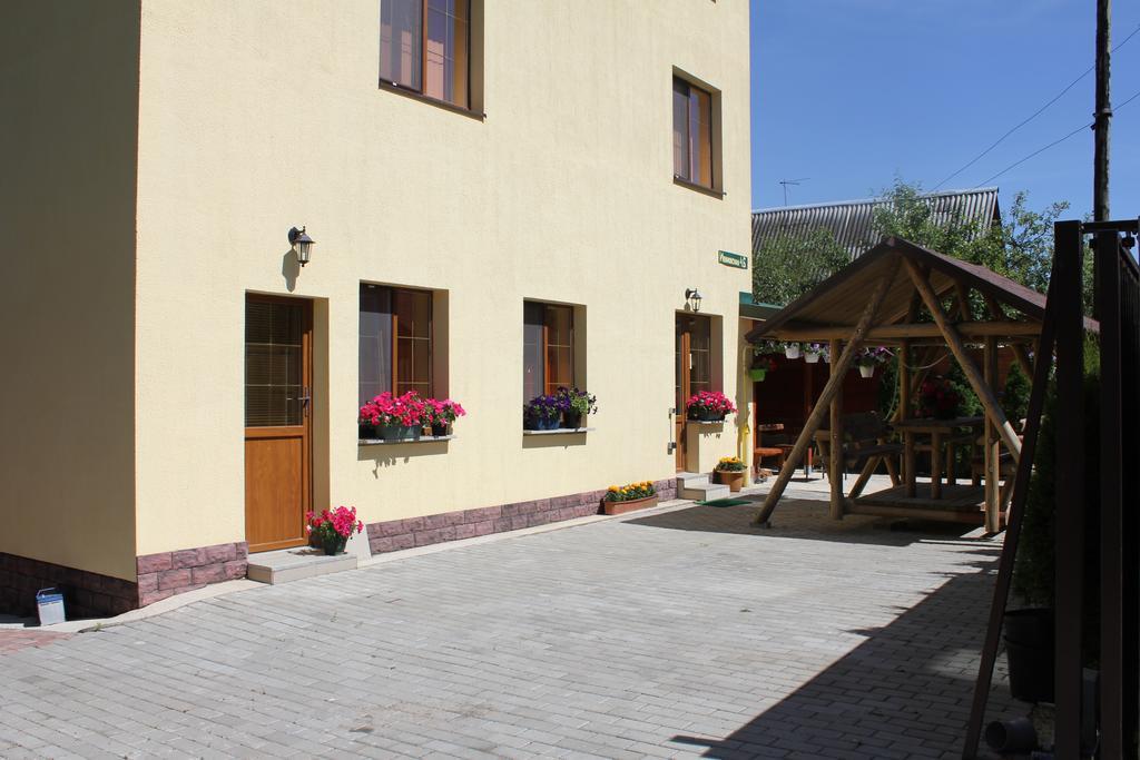 Raubichi Hotel Buitenkant foto